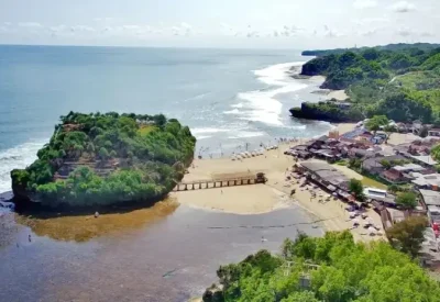 Pantai Drini, Wisata Pantai yang Menawan di Jogja