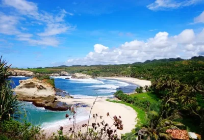 Tempat Wisata di Jawa Timur dengan Keindahan Alam yang Memukau Hati